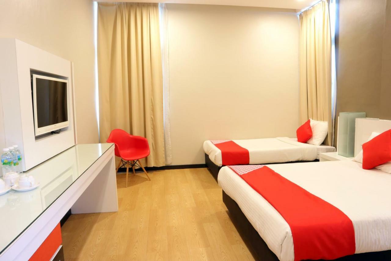 Oyo 232 The Suraya Hotel Kuantan Exterior photo